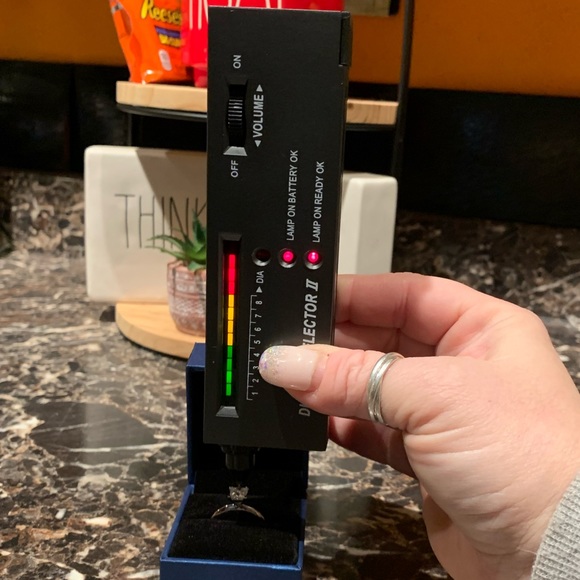 Beautiful 1ct princess cut Moissanite - Picture 8 of 8